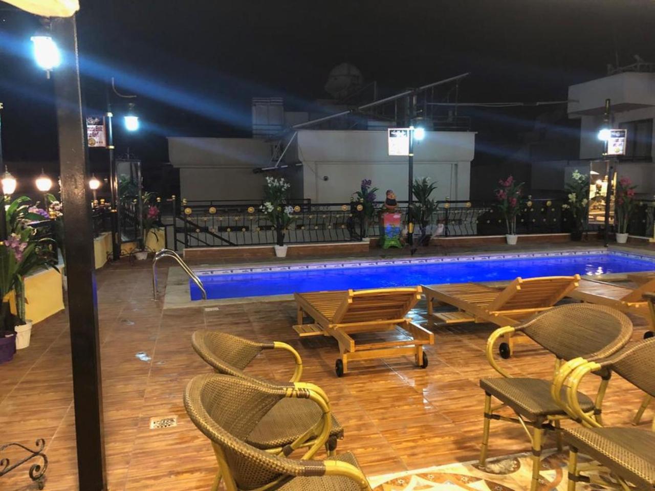 Marko Pasa Konagi Kusadasi Bagian luar foto